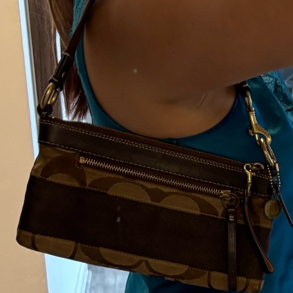 Coach Shoulder Bag - Picture 6 of 7